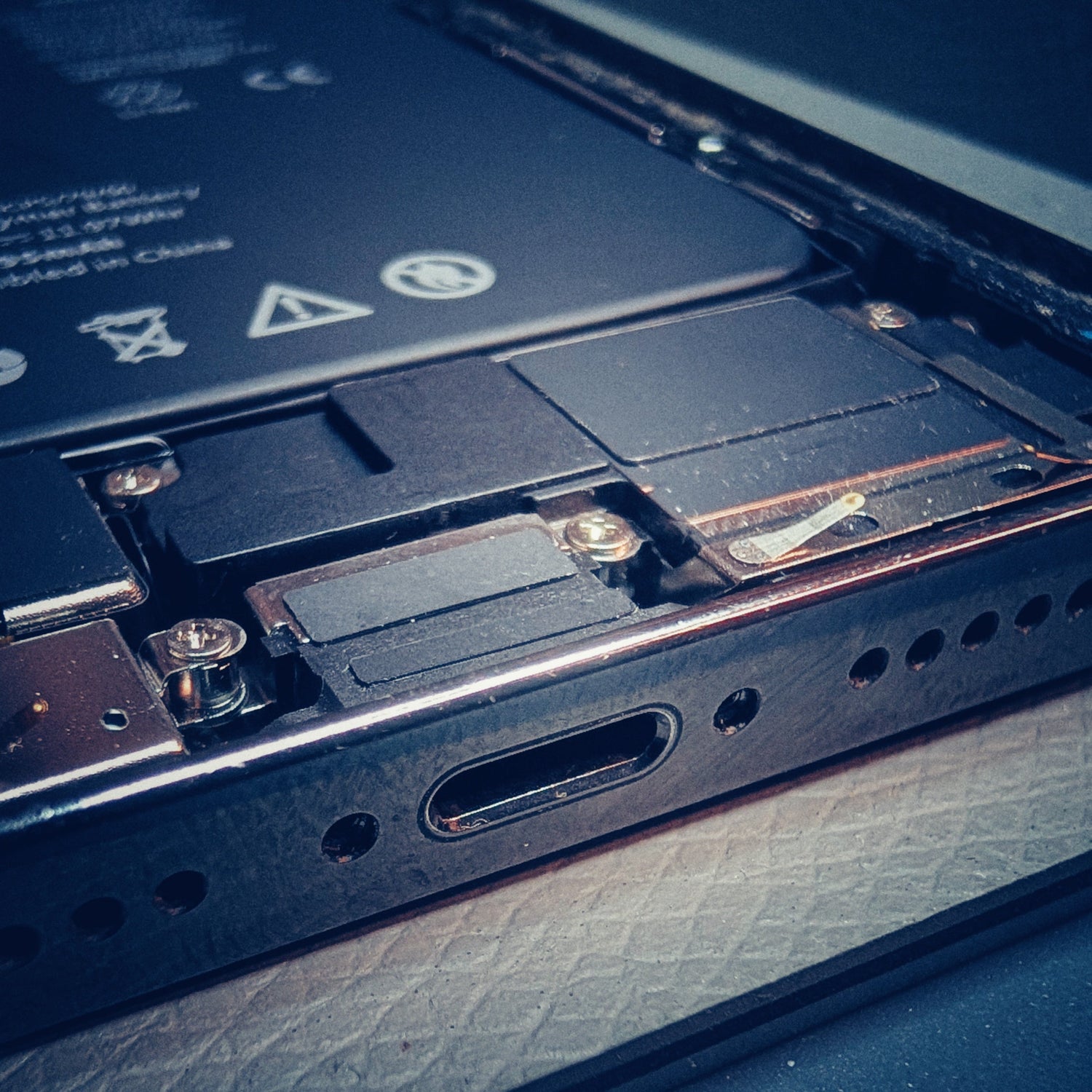 iPhone Ladebuchsen - PULLED